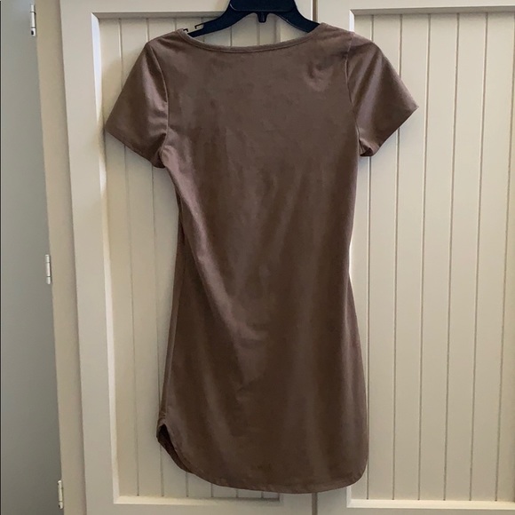 T- shirt dress - Picture 3 of 3
